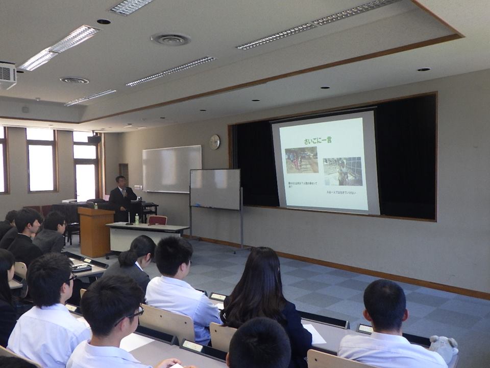 講演中の岩本英樹様